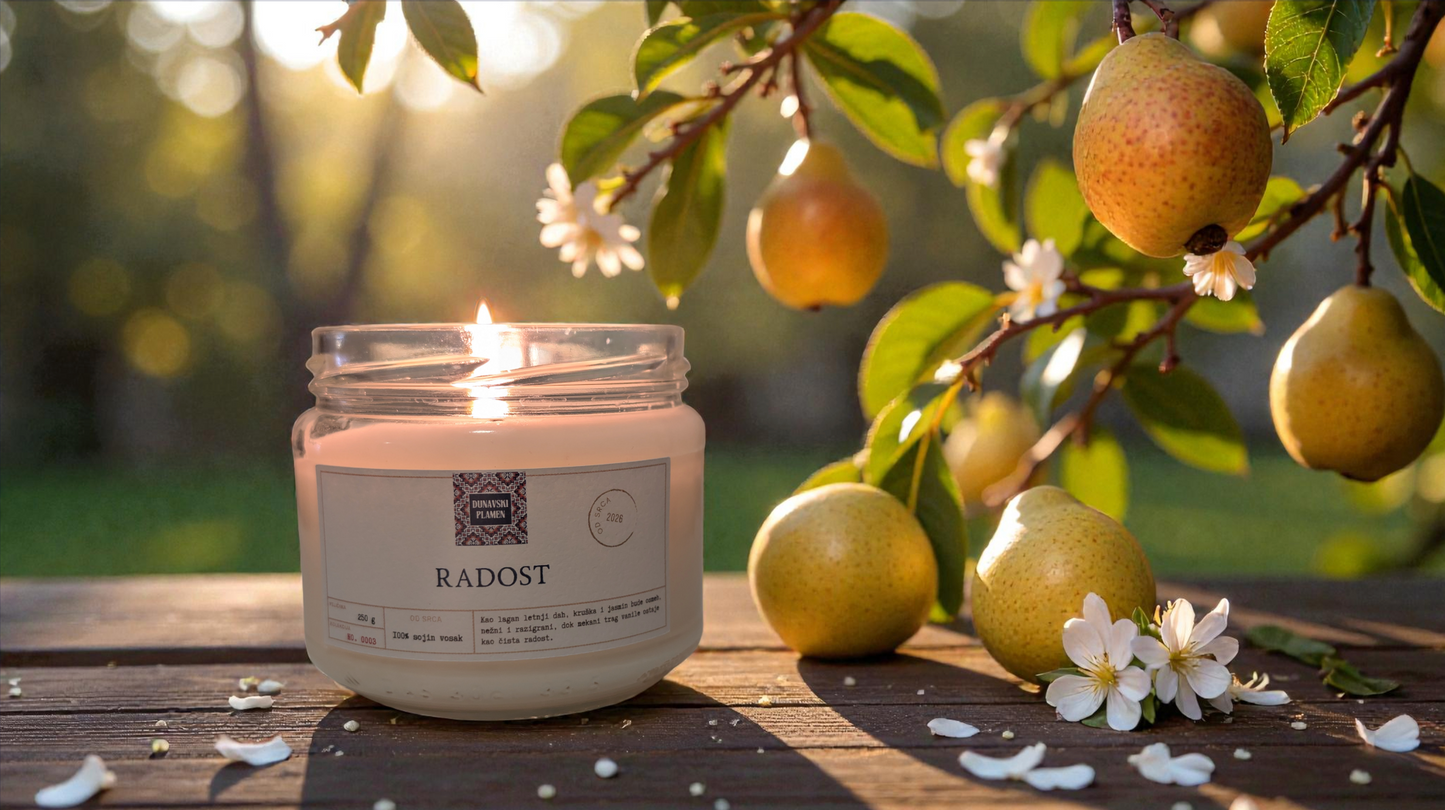 RADOST - SOJINA MIRISNA SVEĆA SA MIRISOM KRUŠKE