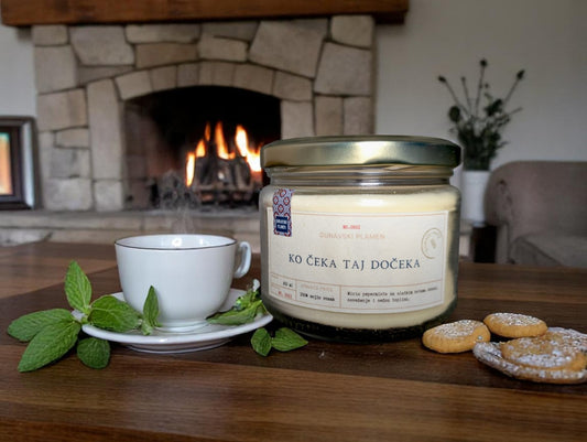 KO ČEKA, TAJ DOČEKA – SOJINA SVEĆA SA MIRISOM PEPERMINTA